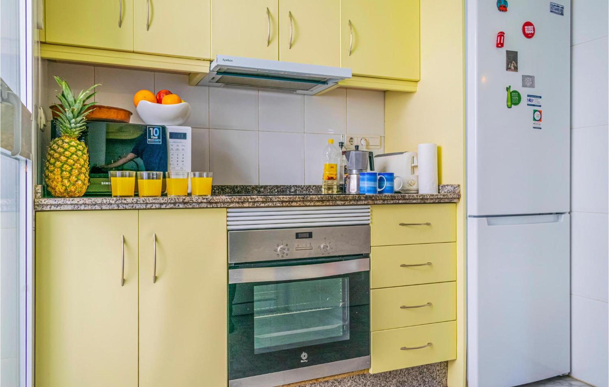 Lovely Apartment In Marbella With Kitchenette Esterno foto