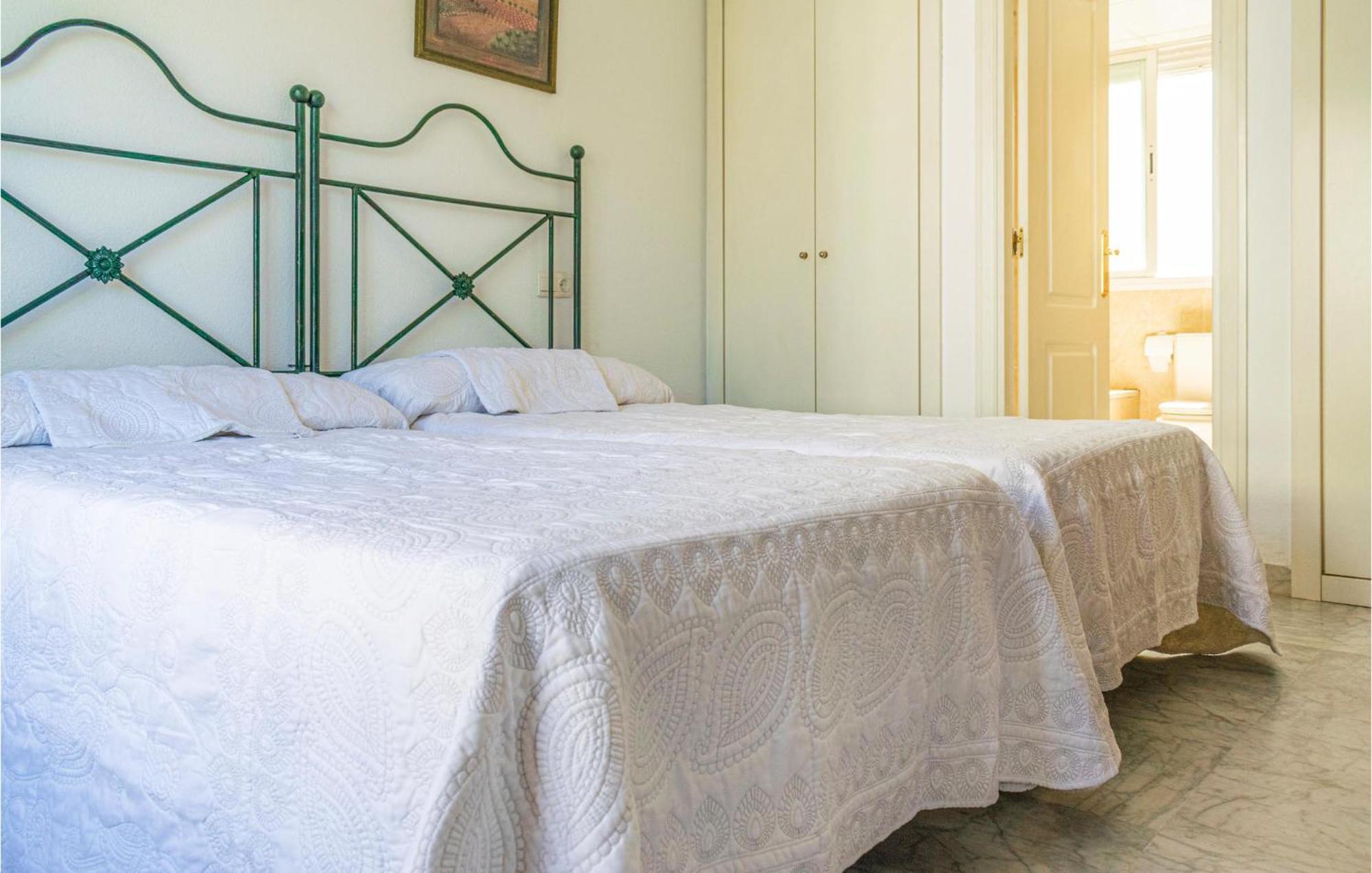 Lovely Apartment In Marbella With Kitchenette Esterno foto
